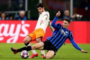  AC米兰德比战告捷，红黑军团捍卫圣西罗荣耀