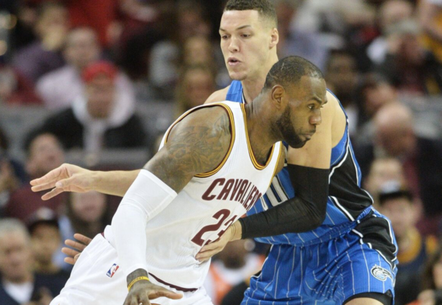  米切尔三分如雨骑士击败魔术